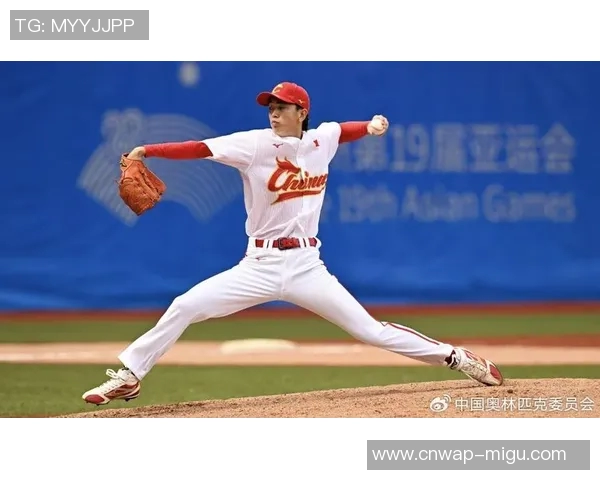 柬埔寨足球队奋勇拼搏展现团队精神力争在国际赛场上崭露头角 柬埔寨足球队奋勇拼搏展现团队精神力争在国际赛场上崭露头角