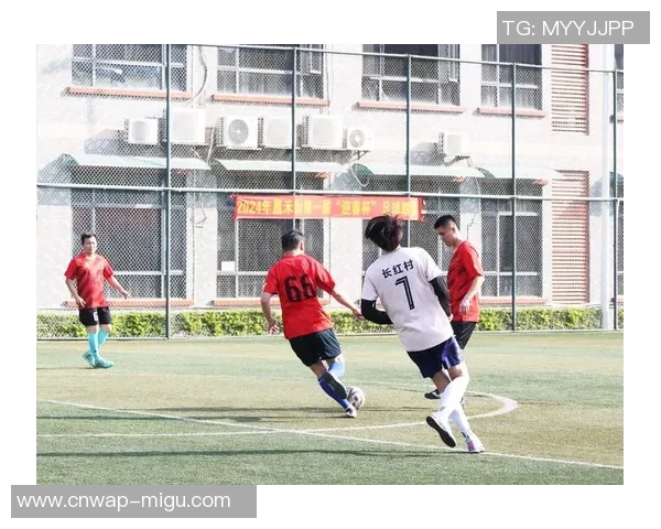 踢足球的乐趣与技巧分享让你在绿茵场上尽情挥洒汗水与激情